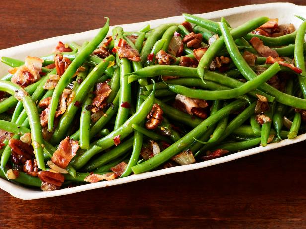 2. Sweet and Smoky Skillet-Rankled Green Beans Dinner 